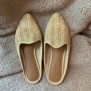 Universal Thread Slip On Mules - Woven. SIZE 7